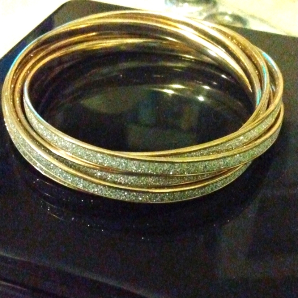 Sparkle/Glitter Gold Tone 6 Ring Bangle Bracelet